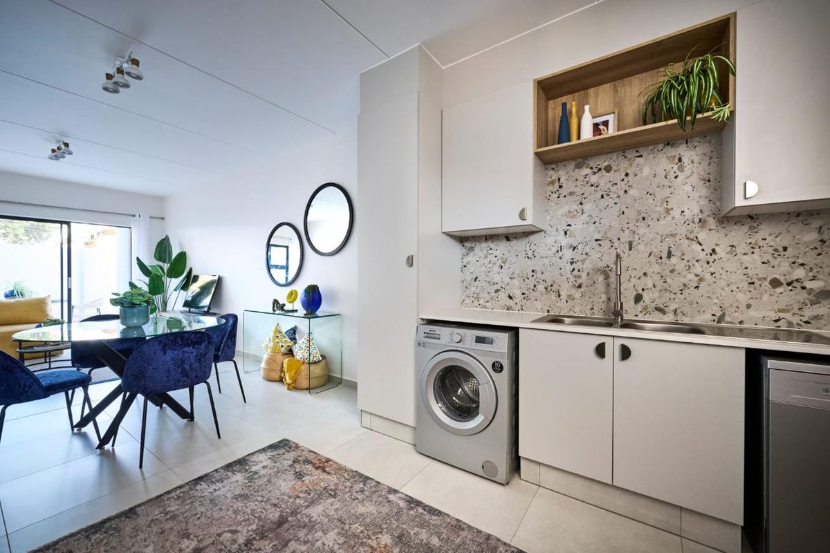 A Modern 2 bed Apartment - Photo 2
