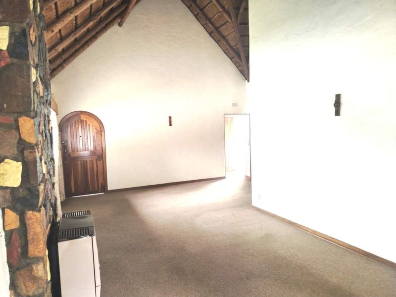 A Rare Find in South Crest! - Photo 9