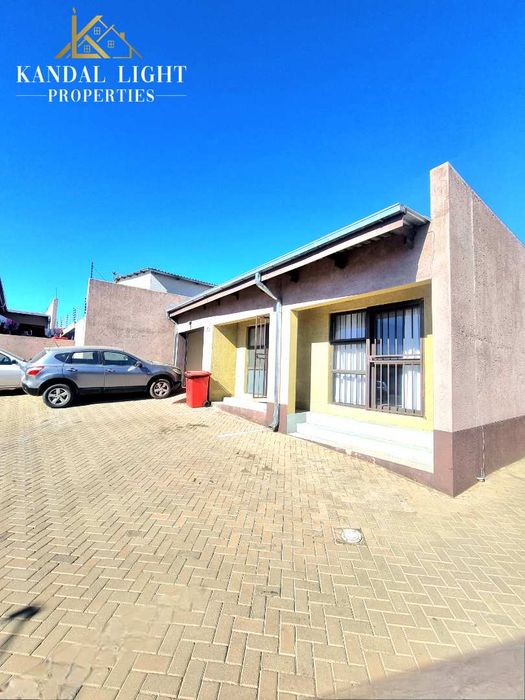 Property #2514020, Townhouse For Sale in Khomasdal