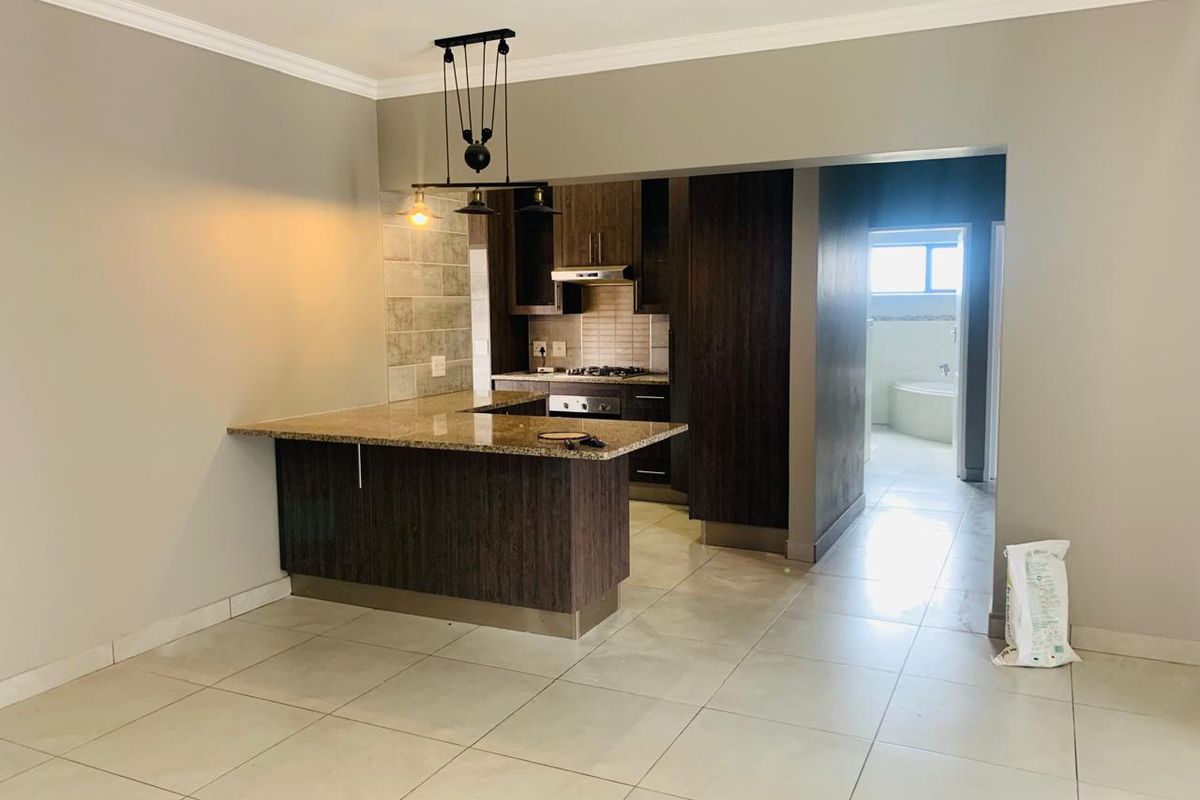 Space, Style & Serenity - Photo 5