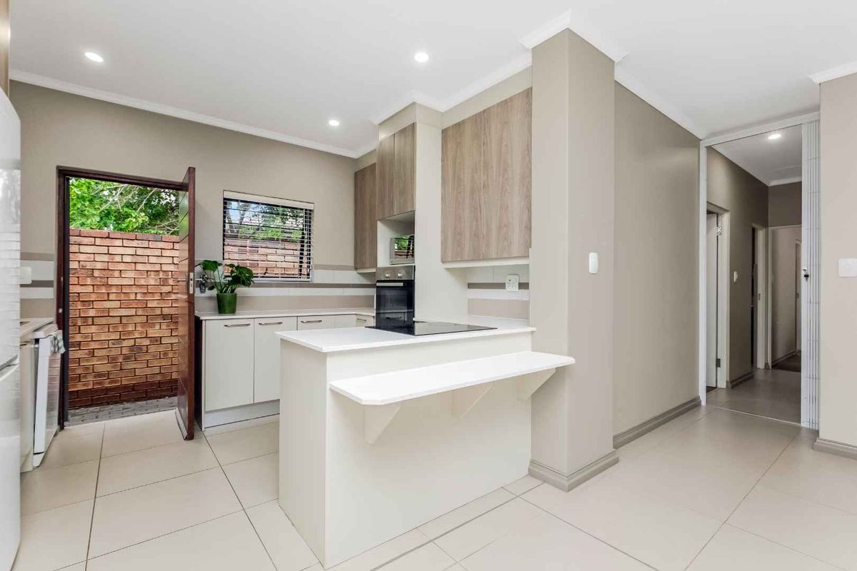 SINGLE-LEVEL LIVING IN THE SECURE CELEBRATION RETIREMENT VILLAGE - THIS CAN BE YOUR NEXT HAPPY PLACE - Photo 4