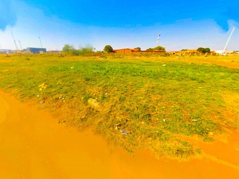 Vacant land on the market near Vosloorus stadium - Photo 2