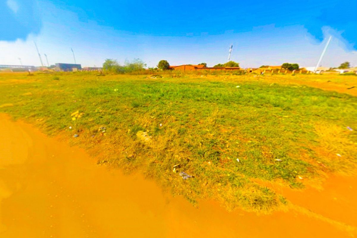 Vacant land on the market near Vosloorus stadium - Photo 2