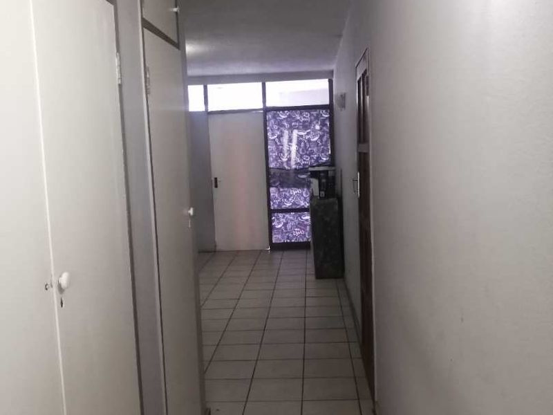 Spacious and Convenient Flat in the Heart of Sunnyside! - Photo 6