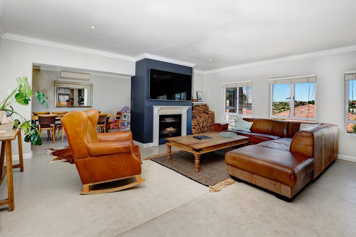 24 hour manned security! 4 bedroom, 3 bathroom Townhouse - Photo 4