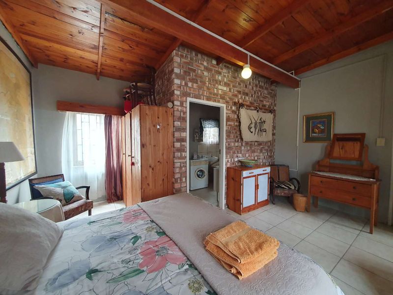 "Spacious 5-Bed Home: Ideal for Families or Investors!" - Photo 8