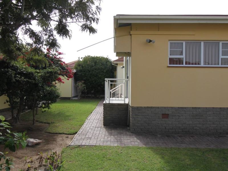 Large family Home for Sale in Central Swakopmund - Photo 8