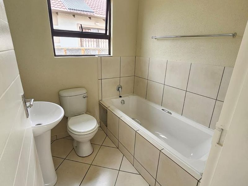 Affordable Living – Your New Home Awaits - Carnival Grove ! - Photo 10