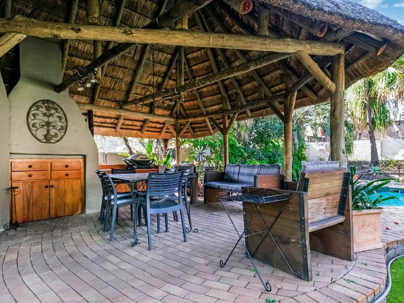 A FABULOUS FEELING FAMILY HOME, SITUATED IN A PRIME LOCATION IN THE QUiET PART OF DOUGLASDALE - Photo 10