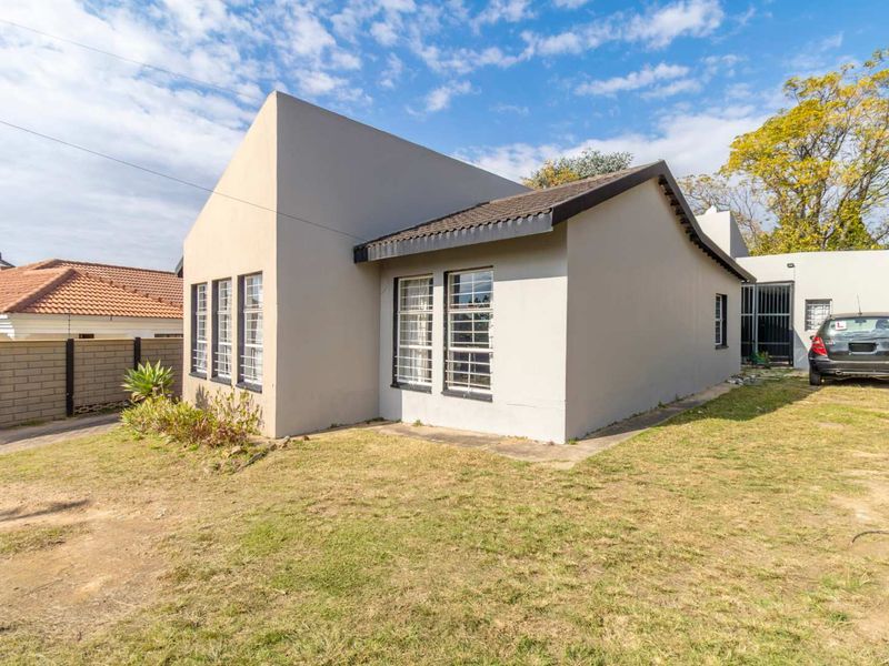 6 Bedroom House for Sale in Bloubosrand - Photo 2