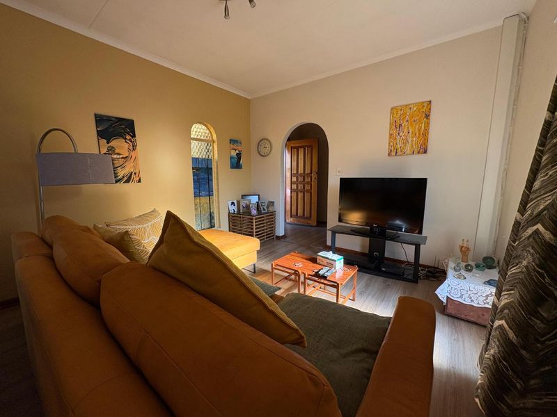 Exclusive Corner Unit with Private Garden and Double Garage - Photo 5