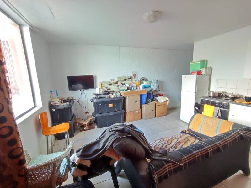 1 Bedroom Apartment For Sale In Wynberg - Photo 10