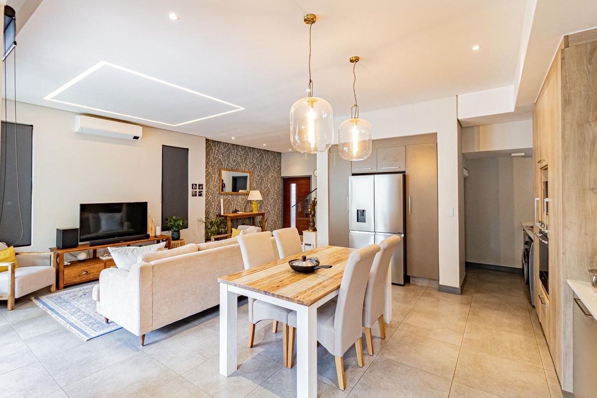 Charming 3 Bedroom Home in a Sought-After Complex in Bryanston - Photo 3