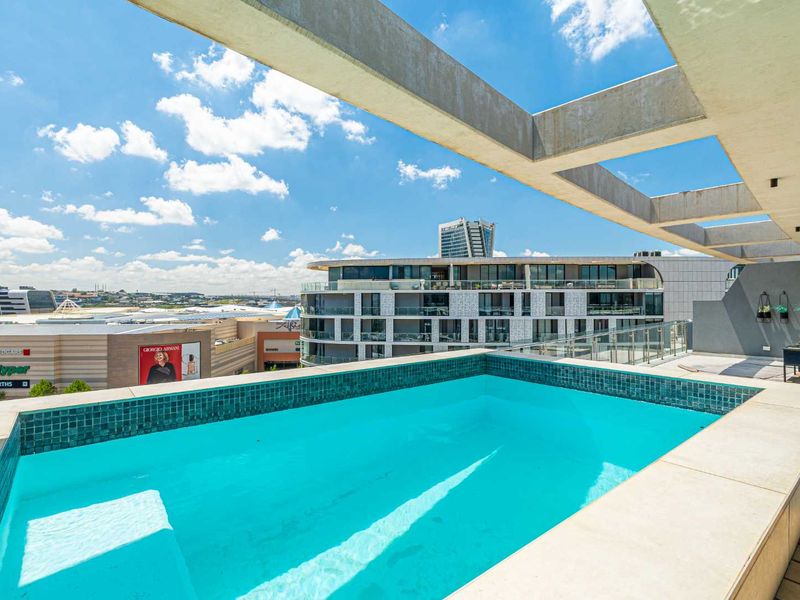 Uncompromised Views, Redefined Luxury - Photo 7