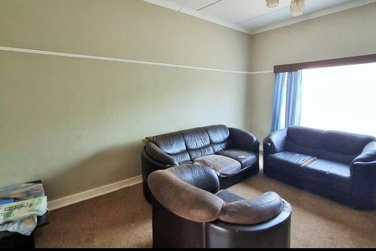 Warm 3-Bedroom Home with Character in Trompsburg - Photo 4