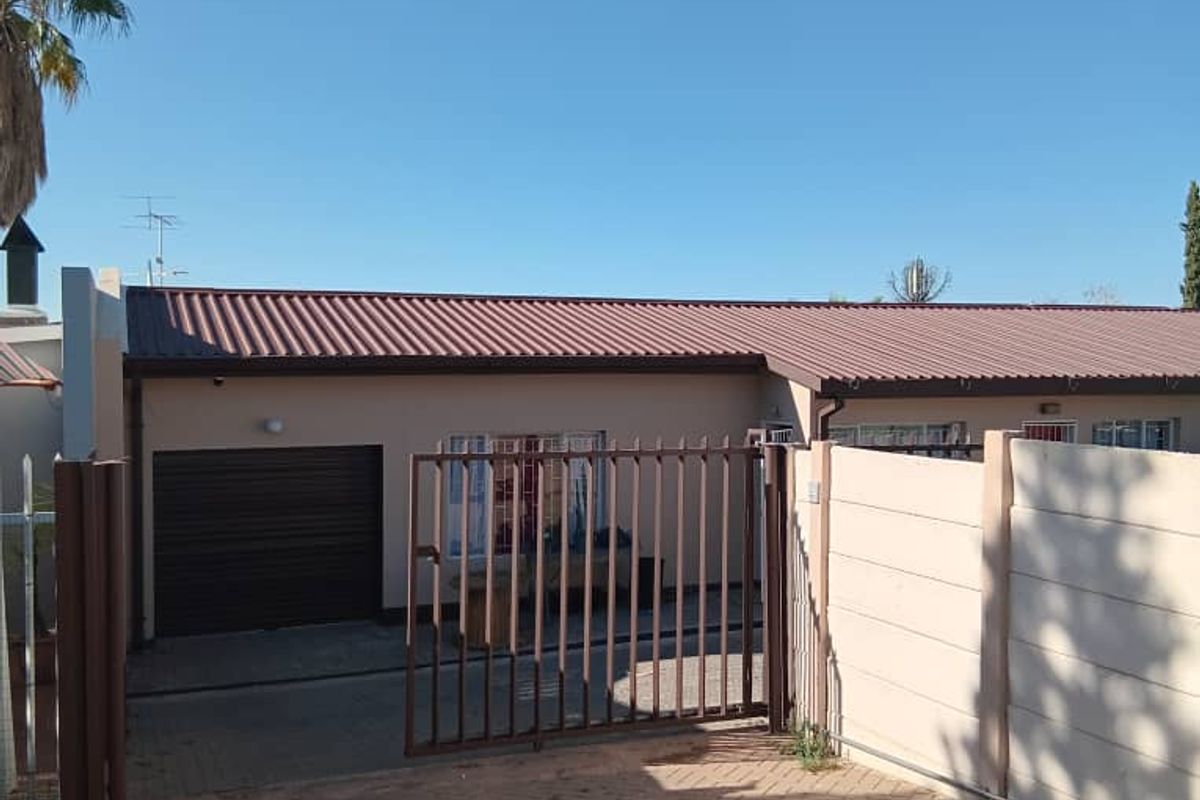 HOUSE FOR SALE - Photo 4