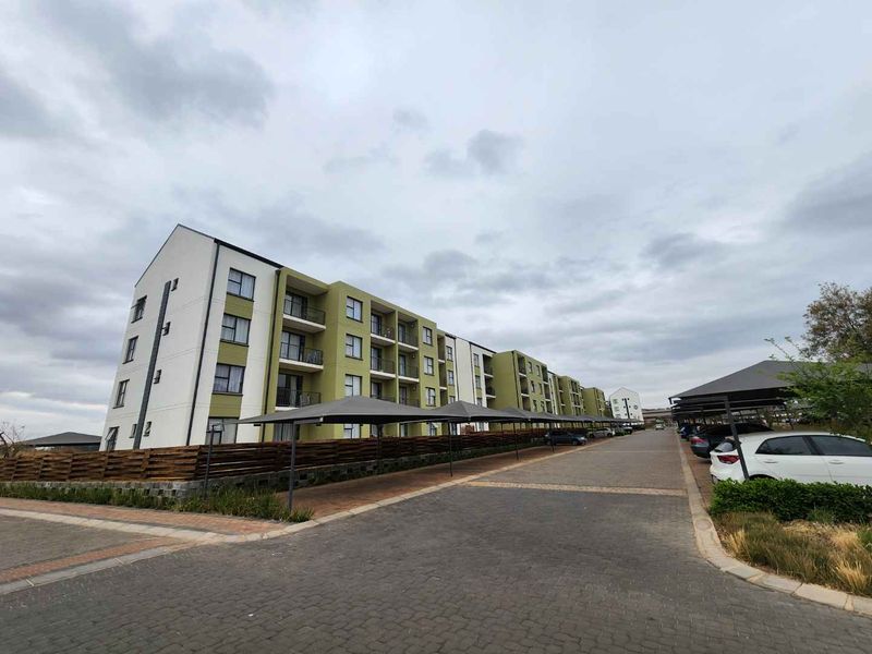 Modern Living at it's Best- 2-Bedroom Simplex in Greencreek Lifestyle Estate- R9 750PM - Photo 2