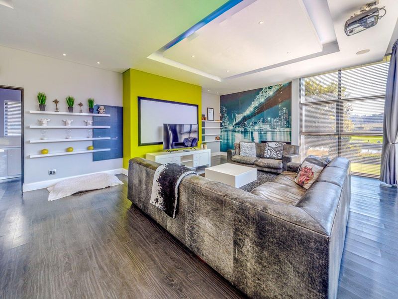 Living in a Sophisticated Sanctuary - Photo 10
