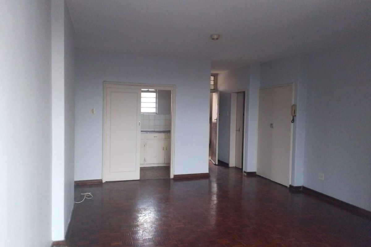 Charming 1-Bedroom Apartment with Modern Amenities - Photo 2