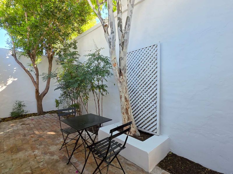 Two bedroom cottage for sale in Gardens - Photo 5