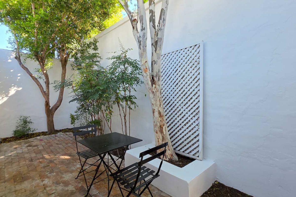 Two bedroom cottage for sale in Gardens - Photo 5