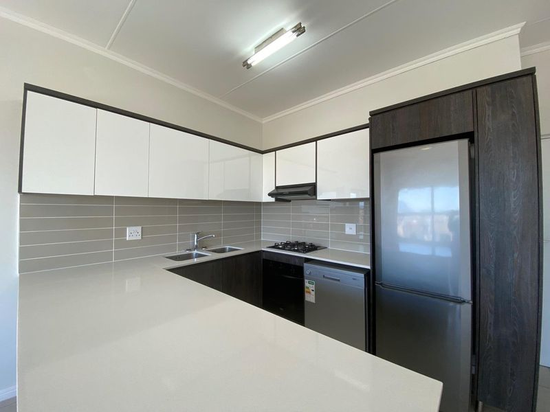 1 Bedroom Apartment let in Sandown - Photo 2