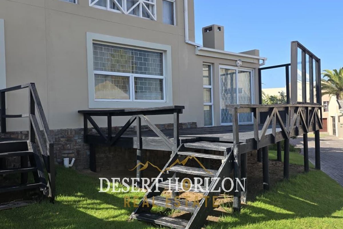 Long Beach | Townhouse for Sale – Perfect Lock-Up-and-Go Investment - Photo 3