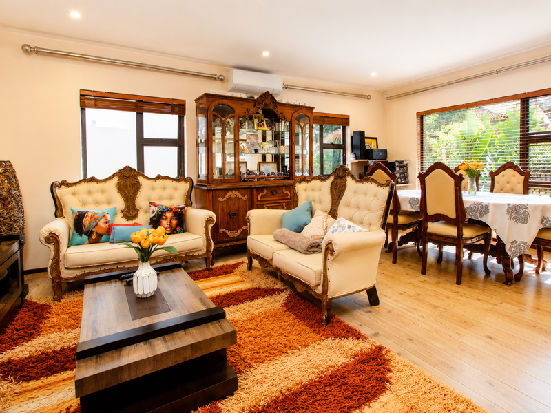 Elegant Family Home Offering Space, Style and Exceptional Entertaining - Photo 10