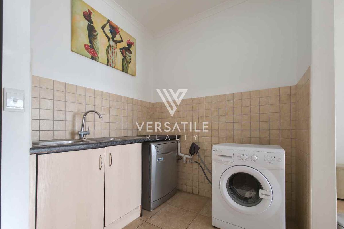 Town House For Sale - Photo 5