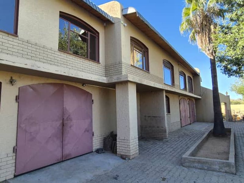 Spacious Family Home for Sale in the Central of Okahandja! - Photo 3