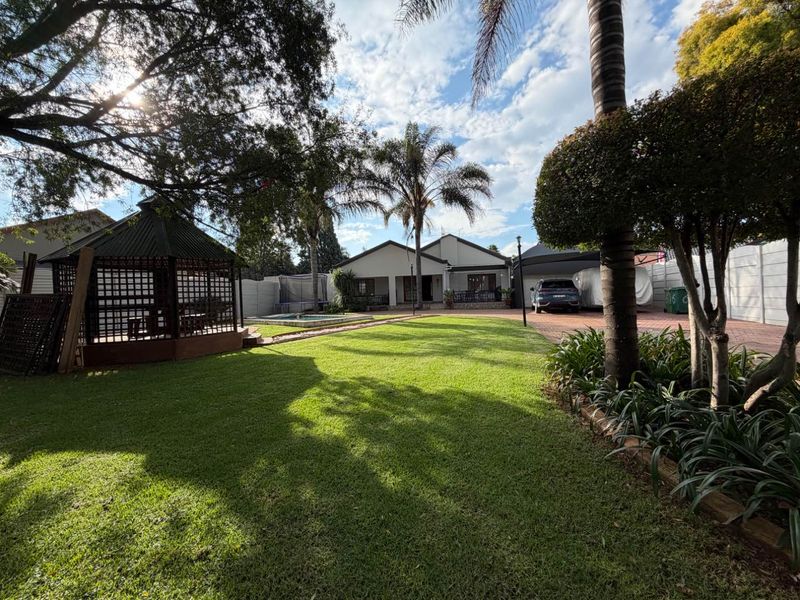 Warm Family Living in the Heart of Randhart, Alberton - Photo 2