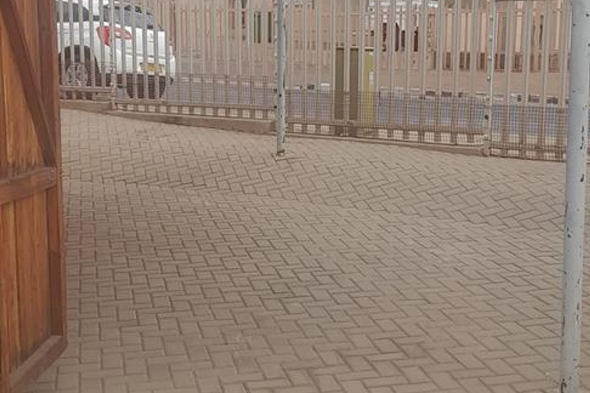 FOR SALE N$2 300 000,00 Olympus Village - Photo 4