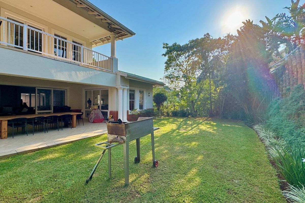 Spacious Family Home in Secure Mount Edgecombe Estate - Photo 3