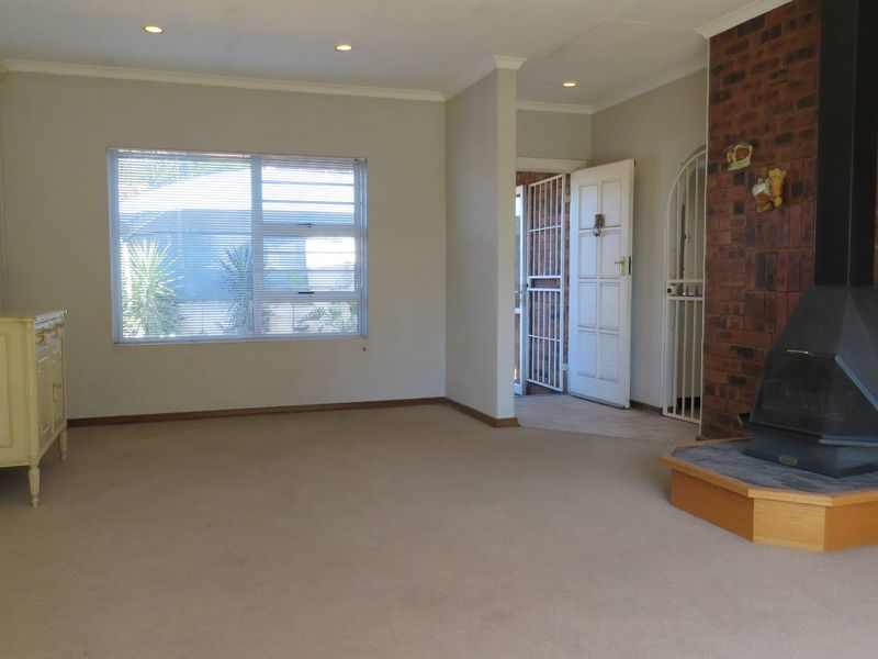 Secure Cluster Living with Space, Comfort and Low Levies - Photo 6