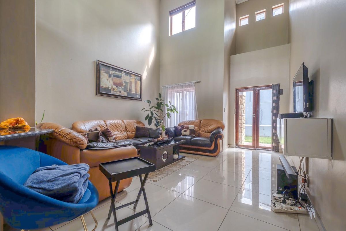 Four bedroom home in Security Estate - Olympus - Photo 3