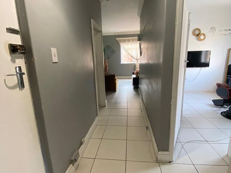 Ready to Move 2 bedroom in a well maintained prime area - Photo 5