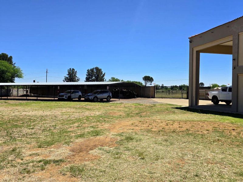 18 bedroom Fully Furnished Lodge - Agricultural Holding in Nanescol - Photo 10