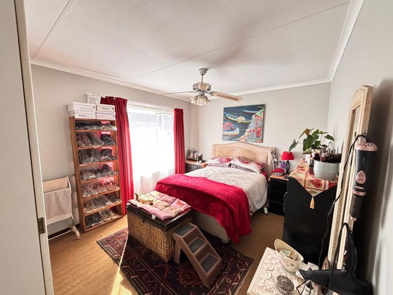 Charming Facebrick Townhouse in Secure Complex - Photo 10
