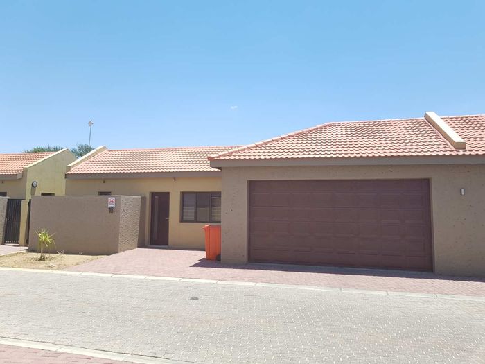 Property #2028456, Townhouse For Sale in Okahandja Central