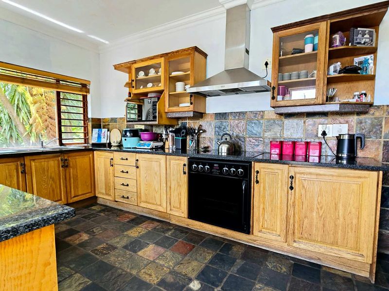 Living Meets Limitless Opportunity on 1.7 Hectares - Photo 8