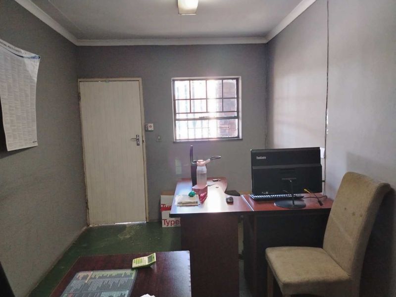 Prime Warehouse Lease in Alrode South: Elevate Your Business! - Photo 7