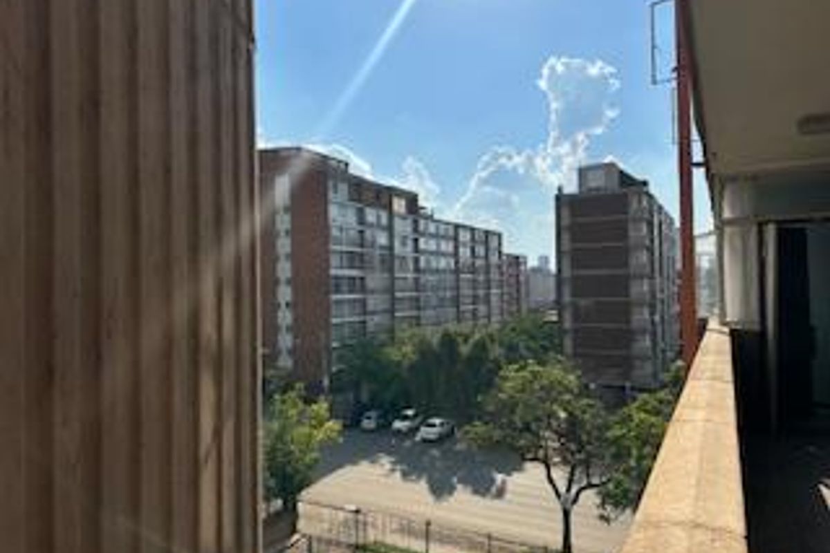 Smart Investment: Sunnyside 1-Bedroom! - Photo 2