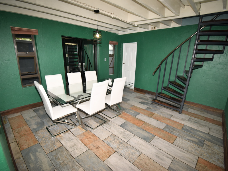 Spacious Modern Home - Photo 9