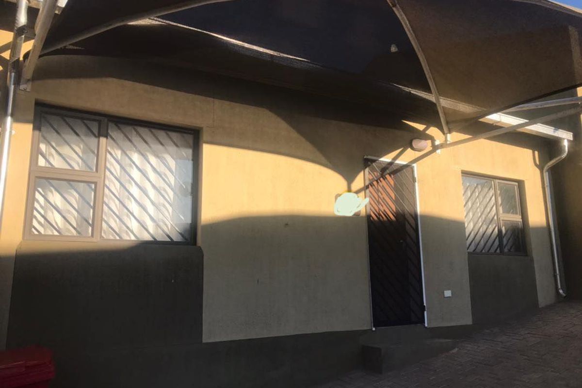 Modern Two bedroom town house for sale in Otjomuise 4 - Photo 2