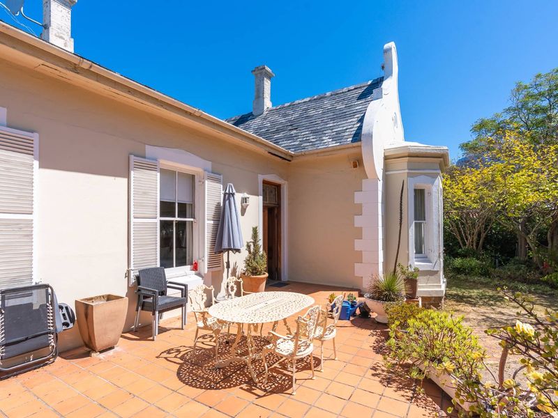 Heritage home in walking distance from Rondebosch’s finest schools! - Photo 2