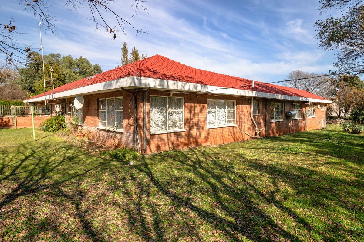 Farm with 6 properties for sale in Centurion - Photo 4