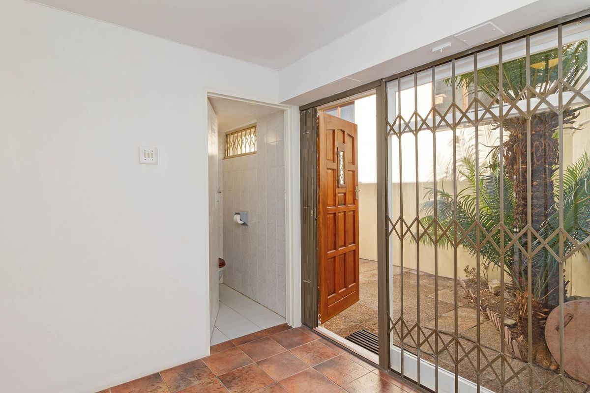 Super convenient city living in Zonnebloem - Photo 5