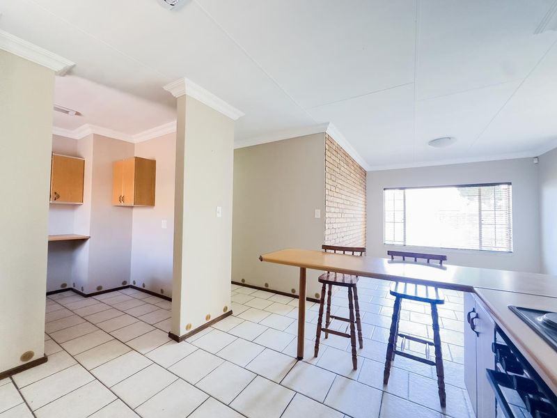 3 Bedroom 2 Bathroom House - Photo 3