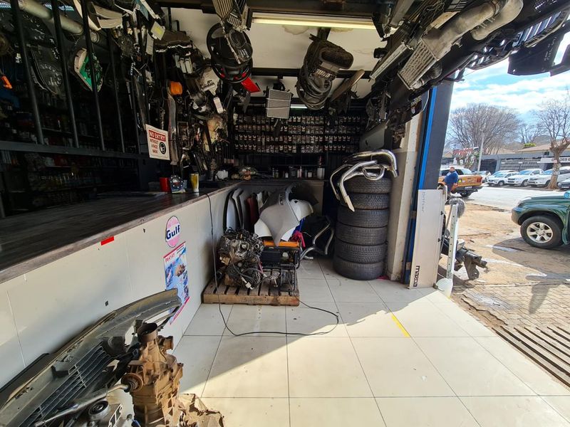 Storage, Style, and Security: Your Ideal Space Awaits - Photo 3