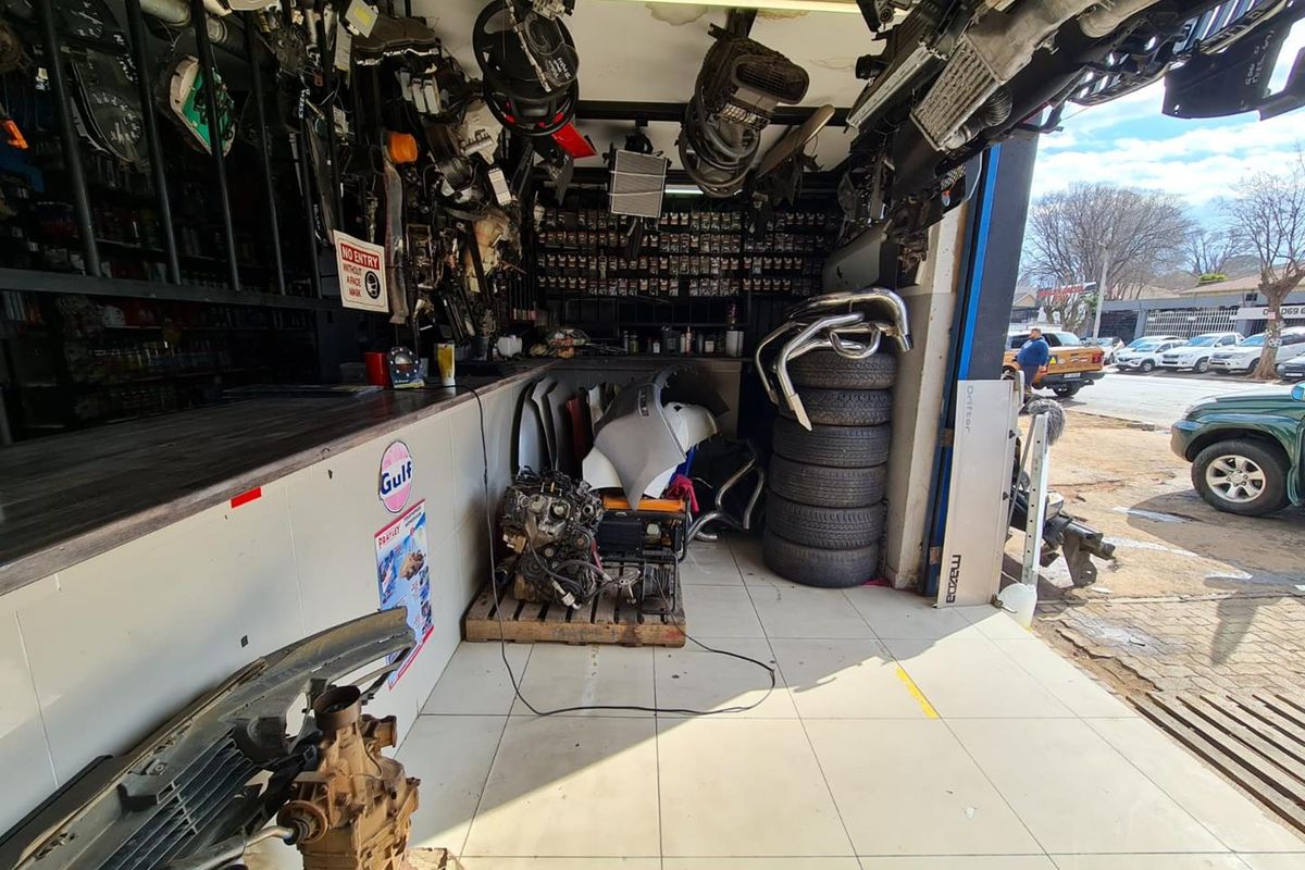 Storage, Style, and Security: Your Ideal Space Awaits - Photo 3